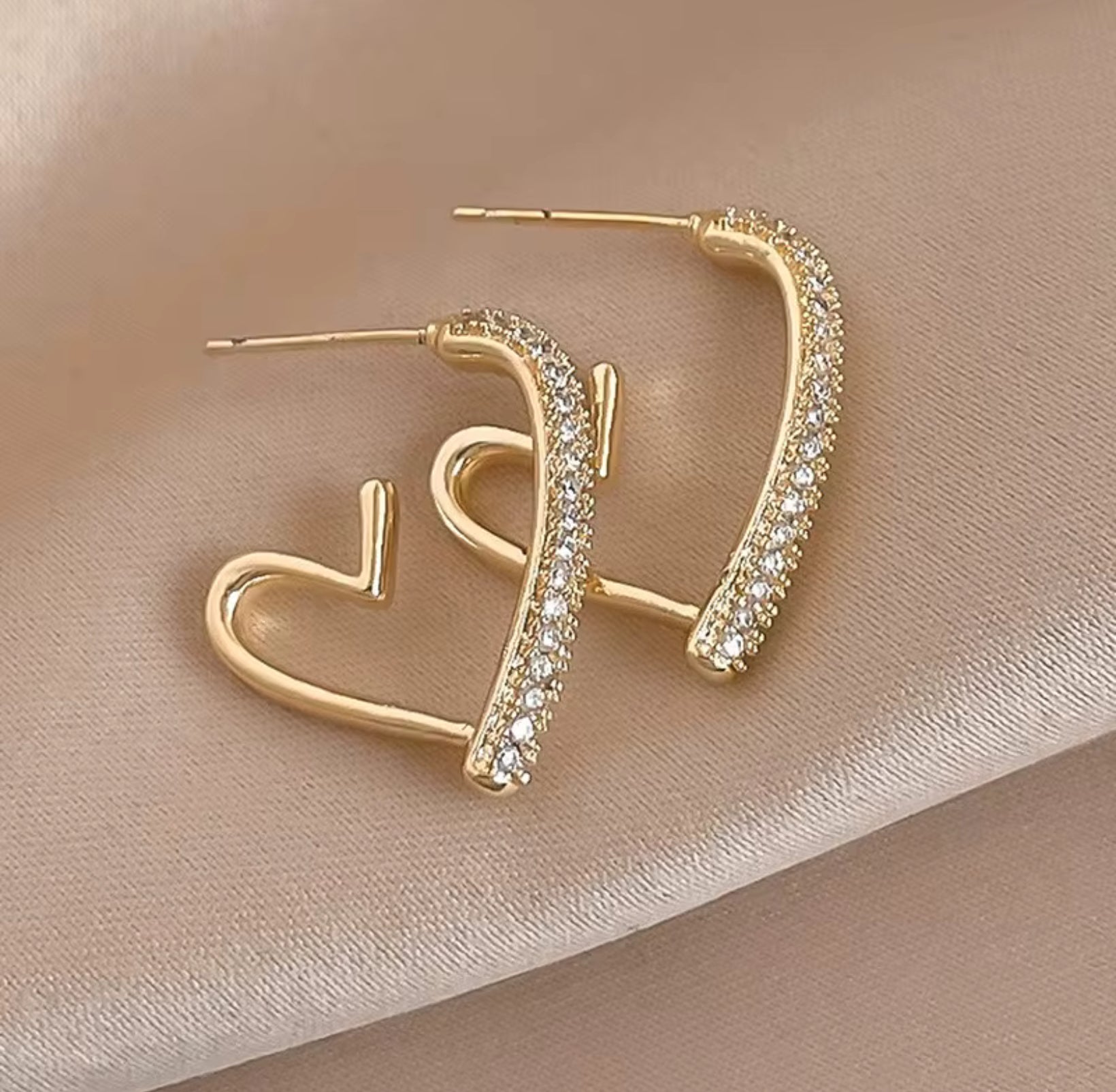 💖 Sparkling Heart Hoop Earrings